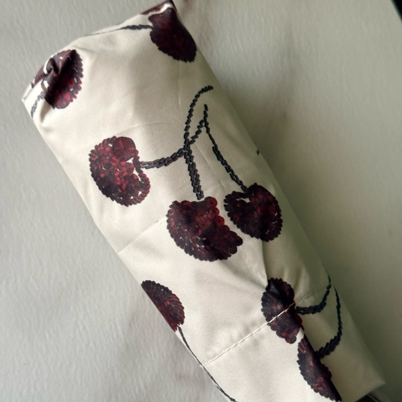 Cherry Cherry Print Compact Umbrella NWT - Picture 2 of 3
